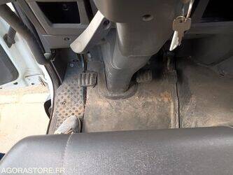 2011-iveco-150e28-47109331
