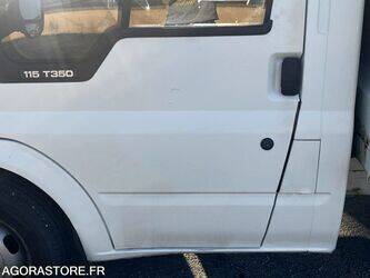 2005-ford-transit-1451587-47109347