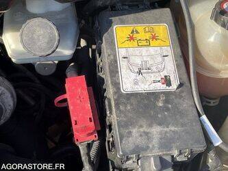 2005-ford-transit-1451587-47109362