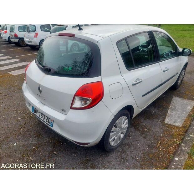 2011 Renault Clio-47109413