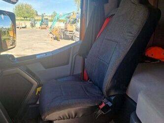 2015-renault-magnum-47109579