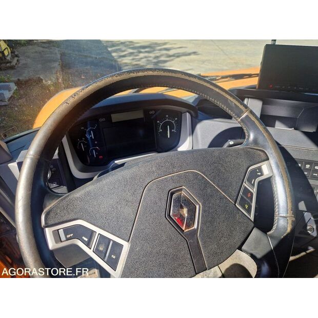 2015 Renault Magnum-47109582