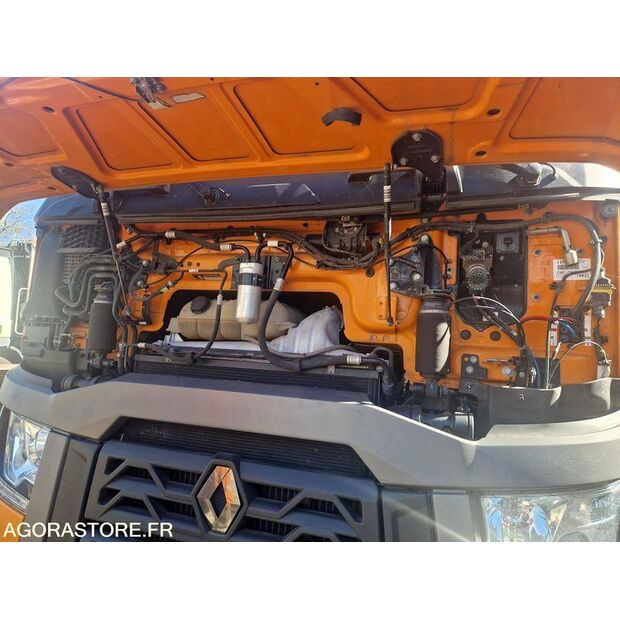 2015 Renault Magnum-47109583