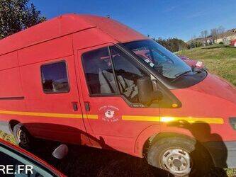 2006-ford-transit-1451628-47109616
