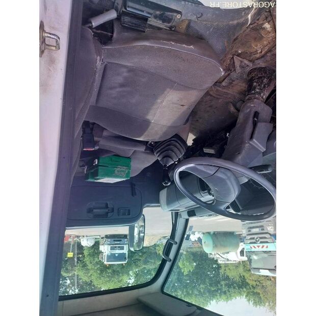2006 NISSAN Cabstar-47109641