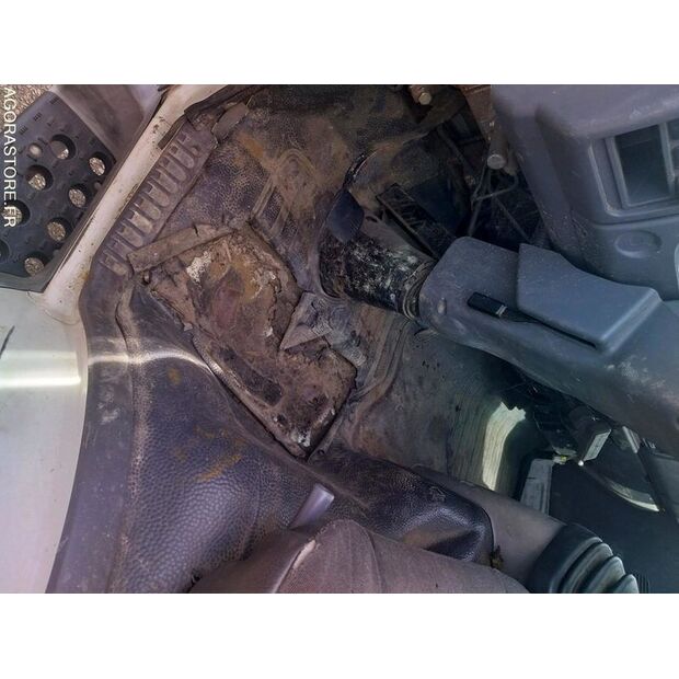 2006 NISSAN Cabstar-47109642