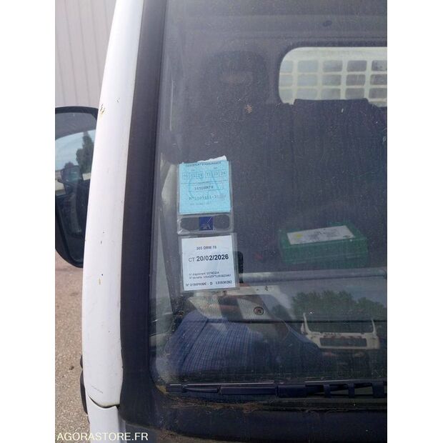 2006 NISSAN Cabstar-47109644