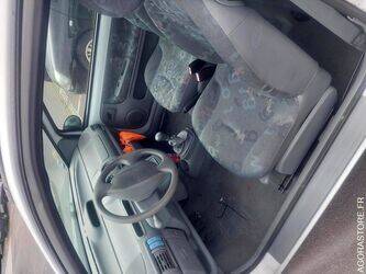 2006-renault-twingo-1451640-47109682