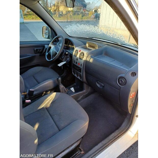 2010 Citroen BERLINGO-47109788