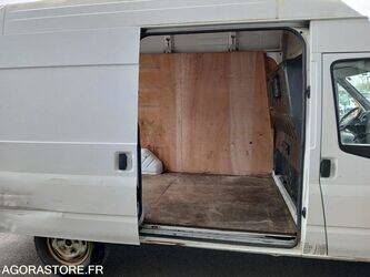 2006-ford-transit-1451663-47109847