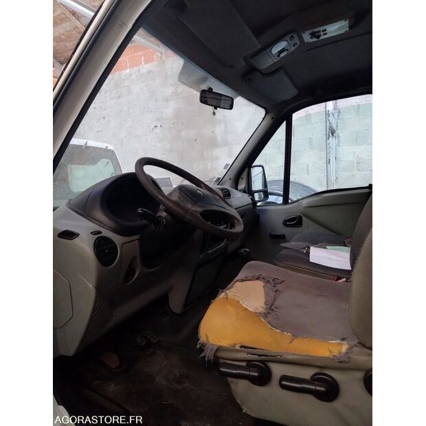 2002 Renault Master-47109913