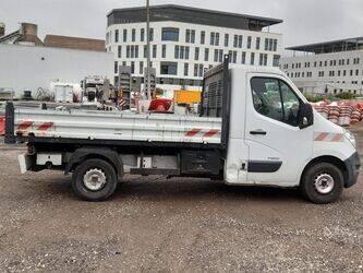 2011-renault-master-1451679-47109967