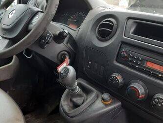 2011-renault-master-1451679-47109978