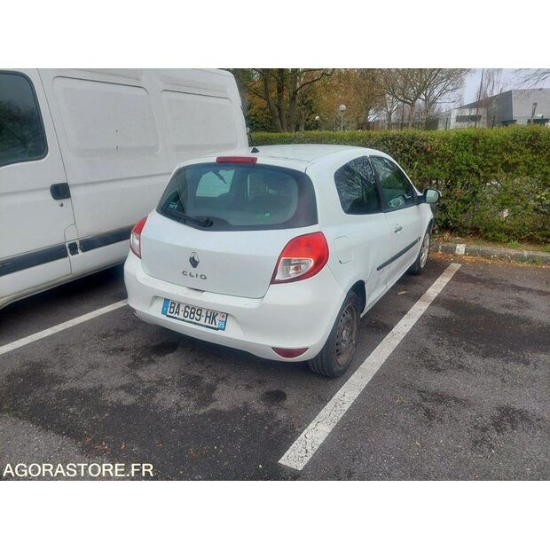 2010 Renault Clio-47109992