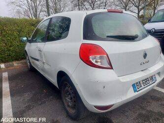 2010-renault-clio-1451682-47109993