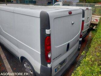 2014-renault-trafic-1451684-47110001