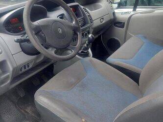 2014-renault-trafic-1451684-47110002