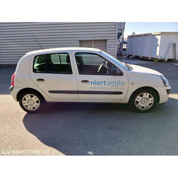2003 Renault Clio-47110006