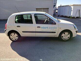 2003-renault-clio-1451685-47110006