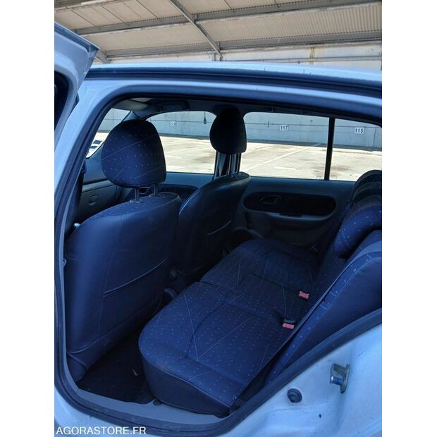 2003 Renault Clio-47110010