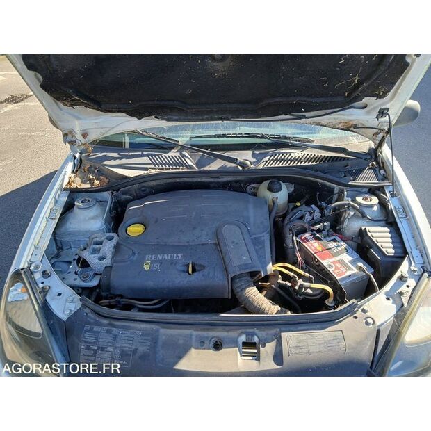 2003 Renault Clio-47110012
