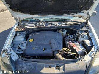 2003-renault-clio-1451685-47110012
