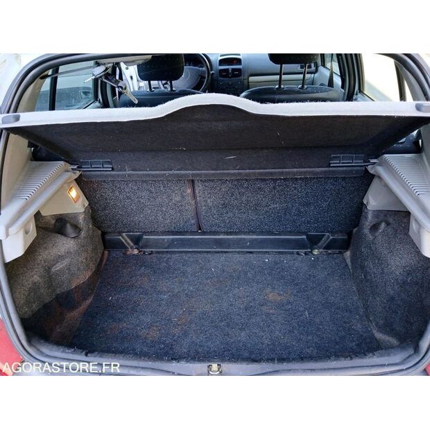 2003 Renault Clio-47110013