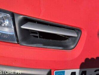 2009-renault-megane-1451686-47110024