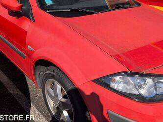 2009-renault-megane-1451686-47110026