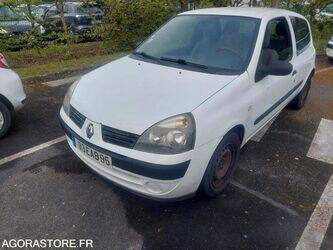 صورة ل سيارات 2005 رينو Clio