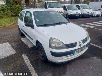 2005-renault-clio-1451687-47110041