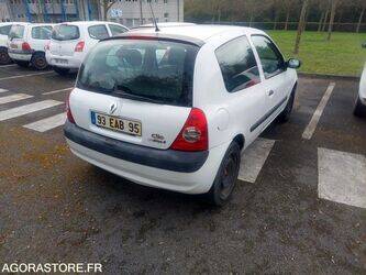2005-renault-clio-1451687-47110042
