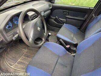 2002-peugeot-106-1451695-47110087
