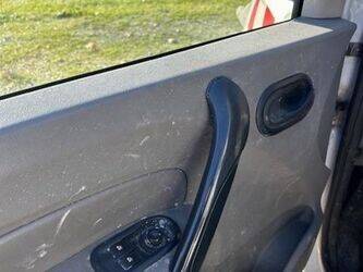 2009-renault-kangoo-1451696-47110099