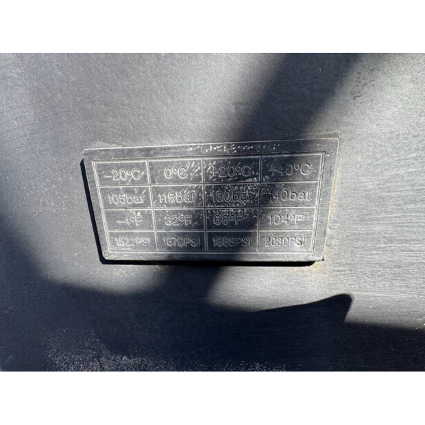2002 ليبهير LR1100-47110516