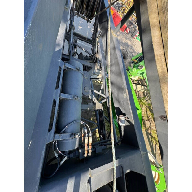 2002 ليبهير LR1100-47110517