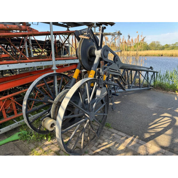 2002 ليبهير LR1100-47110522