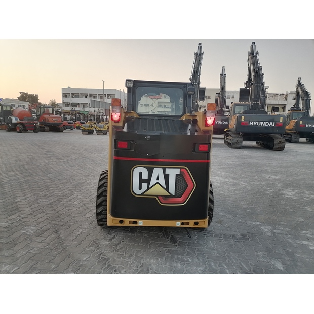 2025 Caterpillar 216B3-47112173