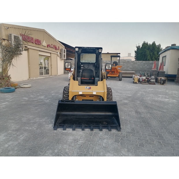 2025 Caterpillar 216B3-47112174