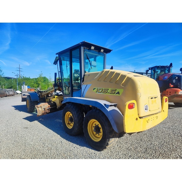 2006 New Holland F106.6A-47120871