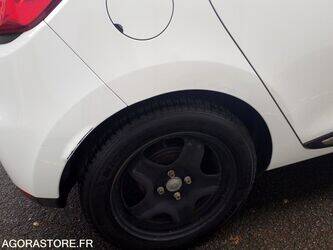 2013-renault-clio-1451897-47127080