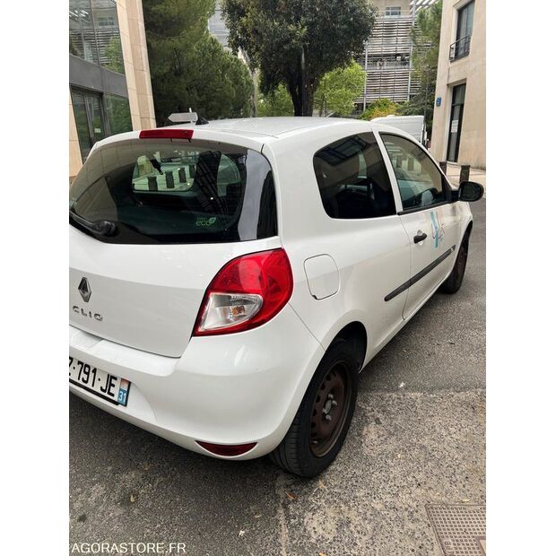2010 Renault Clio-47127188