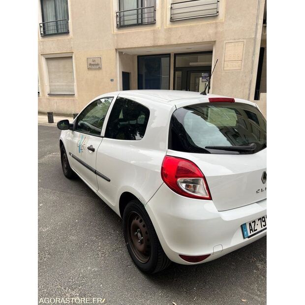 2010 Renault Clio-47127189