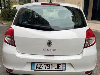 2010-renault-clio-1451901-47127191