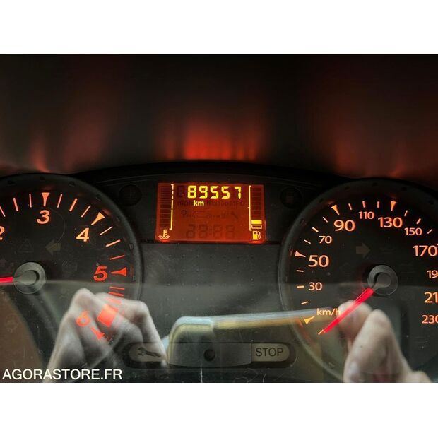 2010 Renault Clio-47127194