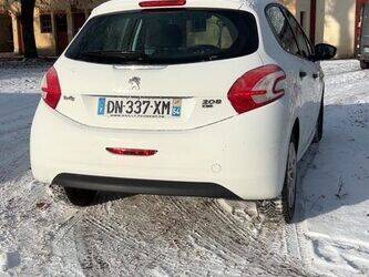 2015-peugeot-208-1451912-47127573