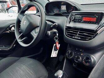2015-peugeot-208-1451912-47127582
