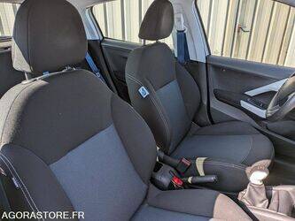 2014-peugeot-208-1451923-47127826