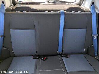 2014-peugeot-208-1451923-47127829