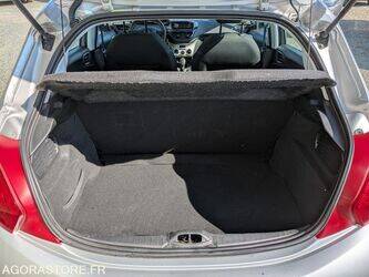 2014-peugeot-208-1451923-47127830